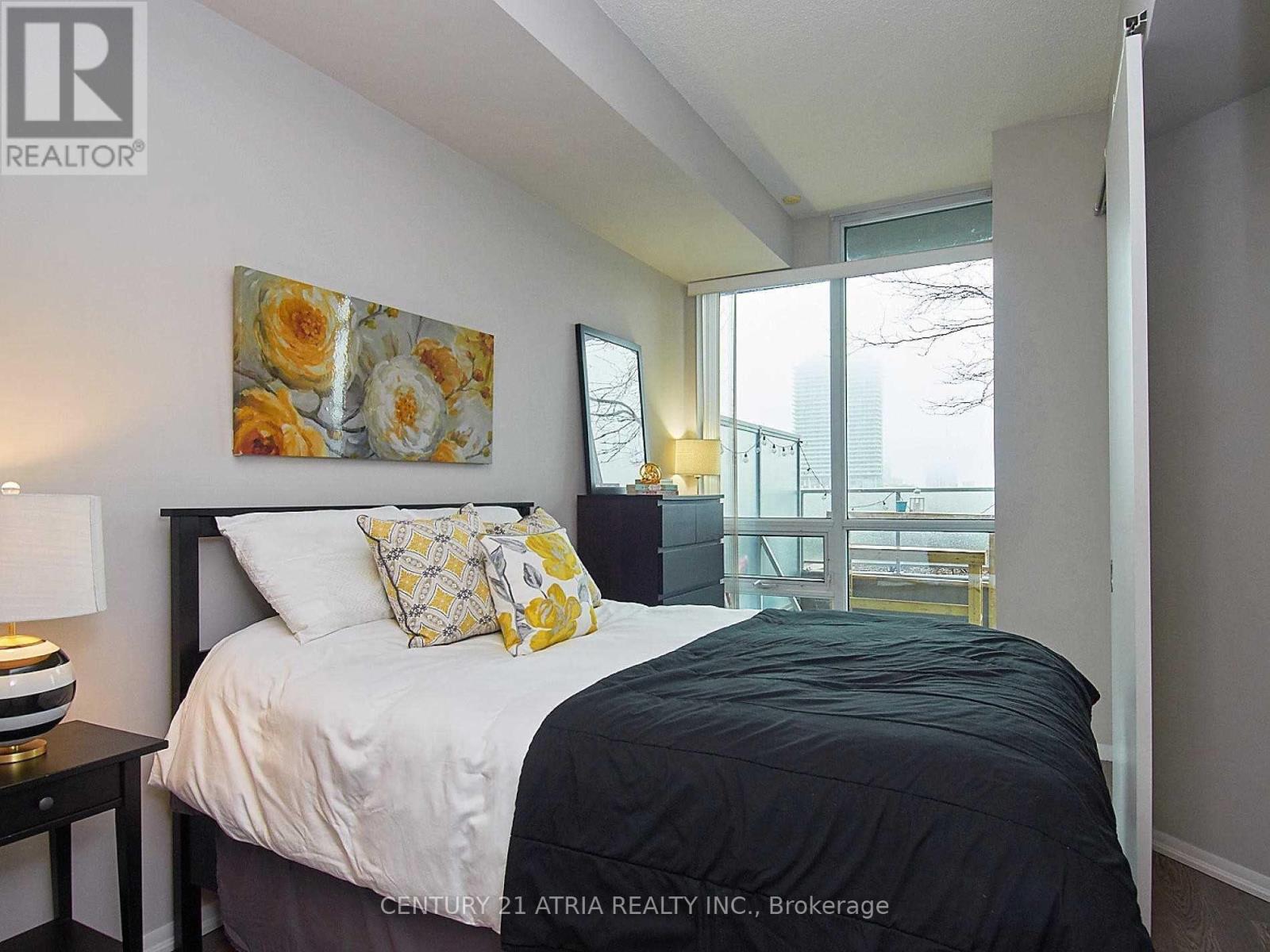 607 - 18 Yonge Street E, Toronto, Ontario  M5E 1Z8 - Photo 3 - C12495414