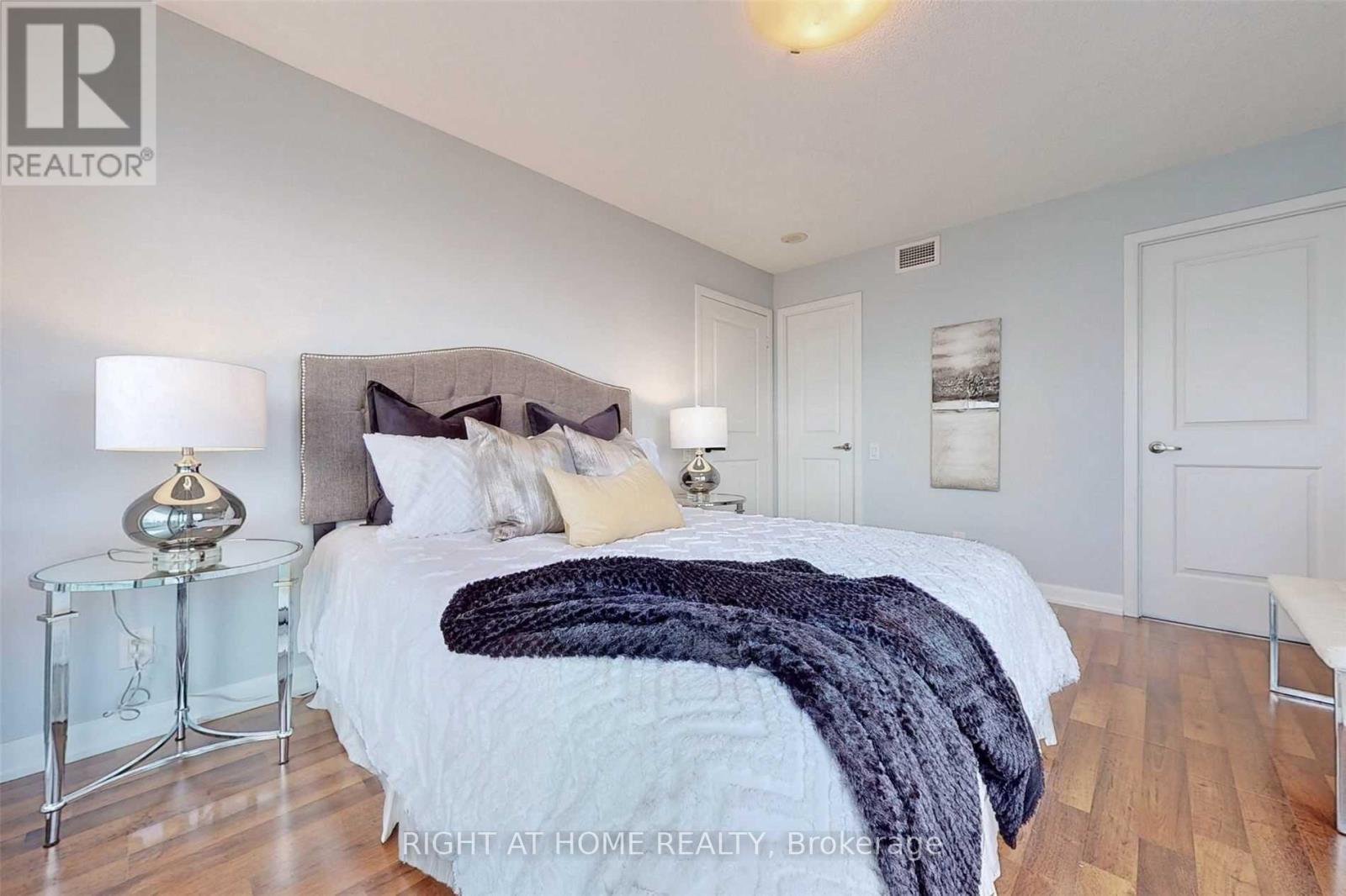 2215 - 17 Anndale Drive, Toronto, Ontario  M2N 2W7 - Photo 14 - C12495624