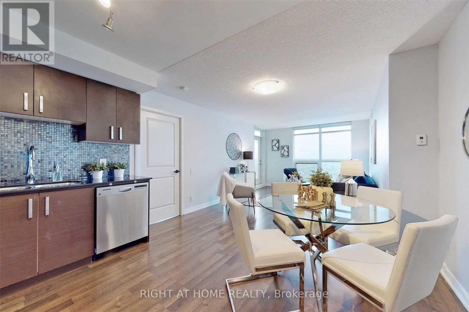 2215 - 17 Anndale Drive, Toronto, Ontario  M2N 2W7 - Photo 9 - C12495624