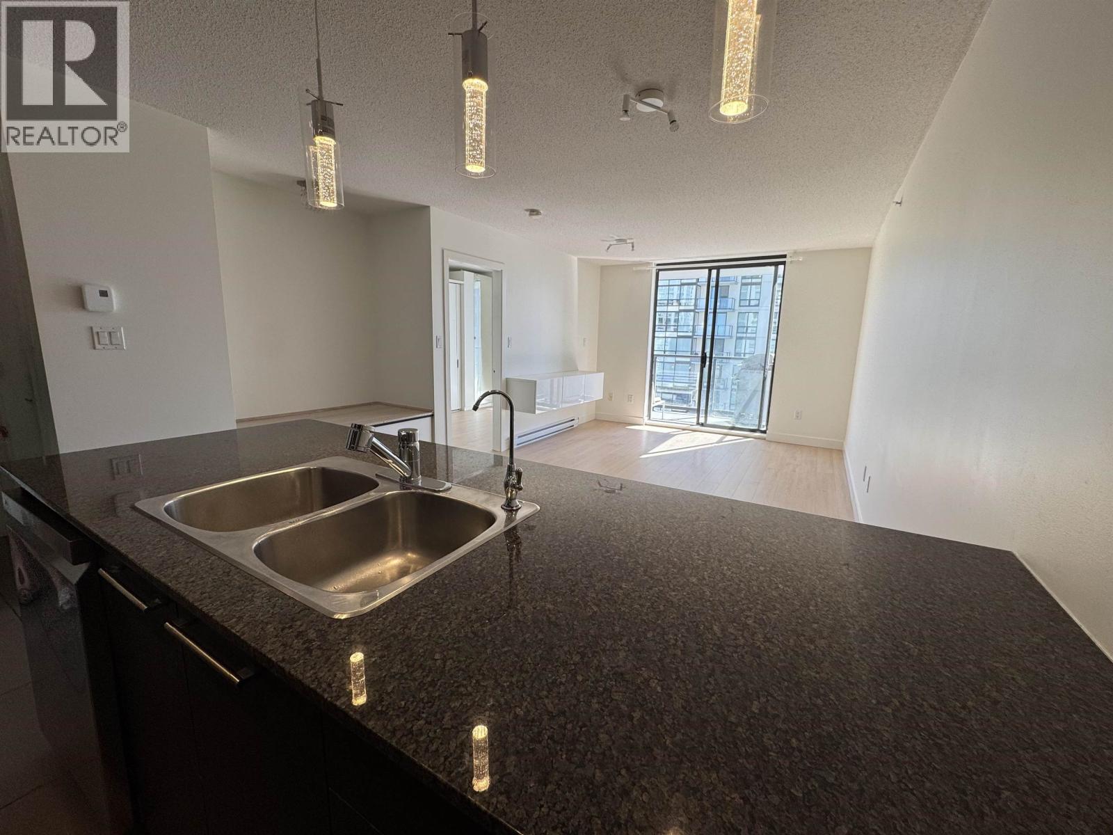 1103 2979 Glen Drive, Coquitlam, British Columbia  V3B 0B2 - Photo 15 - R3034088