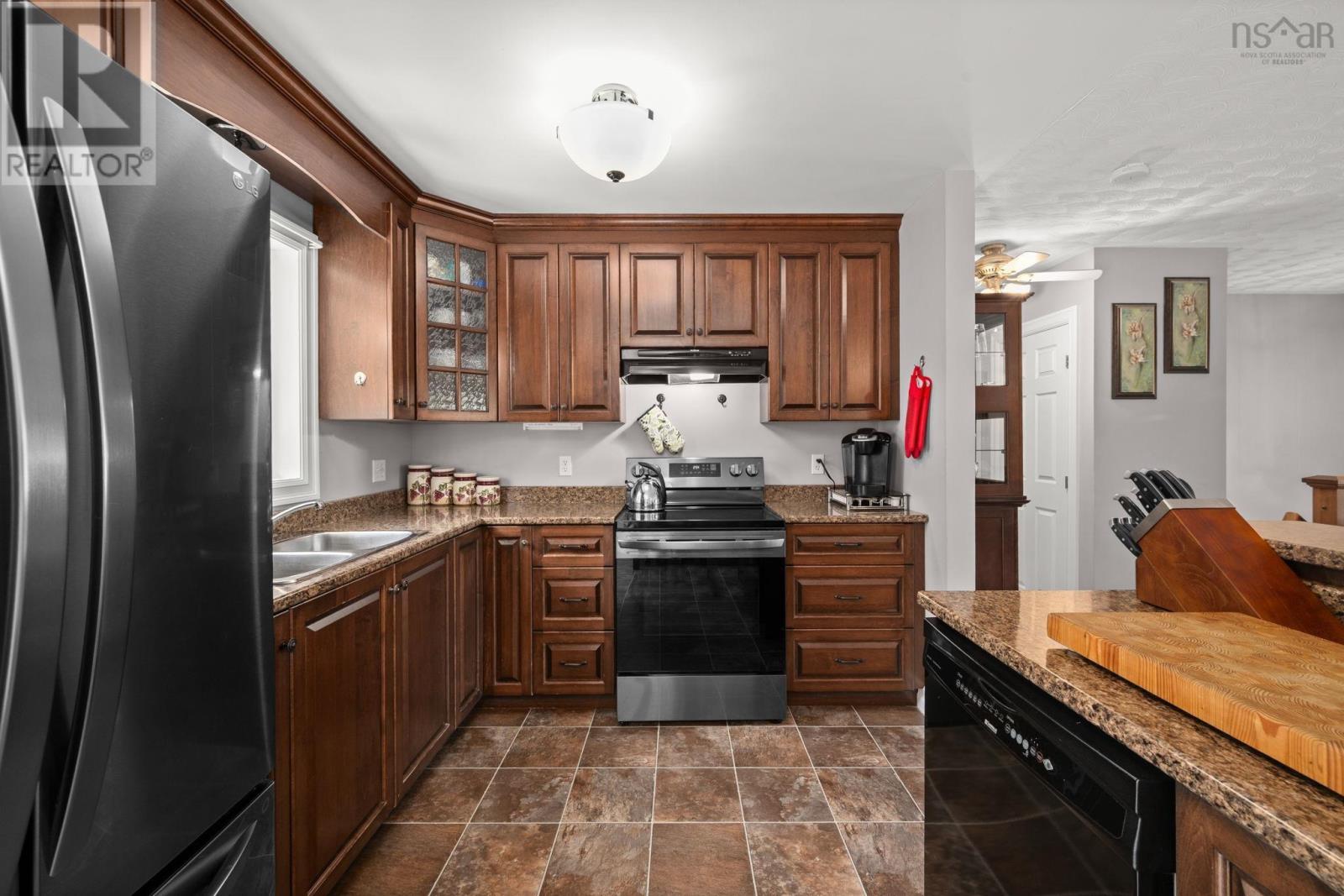 3 Dartmoor Crescent, Bedford, Nova Scotia  B4A 2K4 - Photo 17 - 202526592