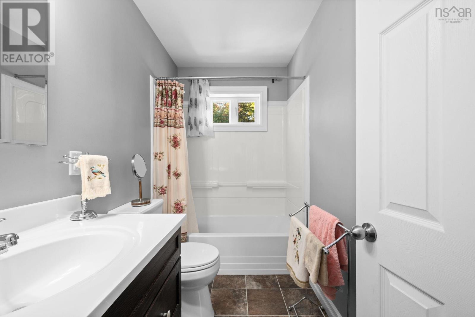 3 Dartmoor Crescent, Bedford, Nova Scotia  B4A 2K4 - Photo 31 - 202526592