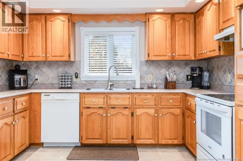 5 Timber Lane, Fredericton, New Brunswick  E3A 8R6 - Photo 4 - NB129307