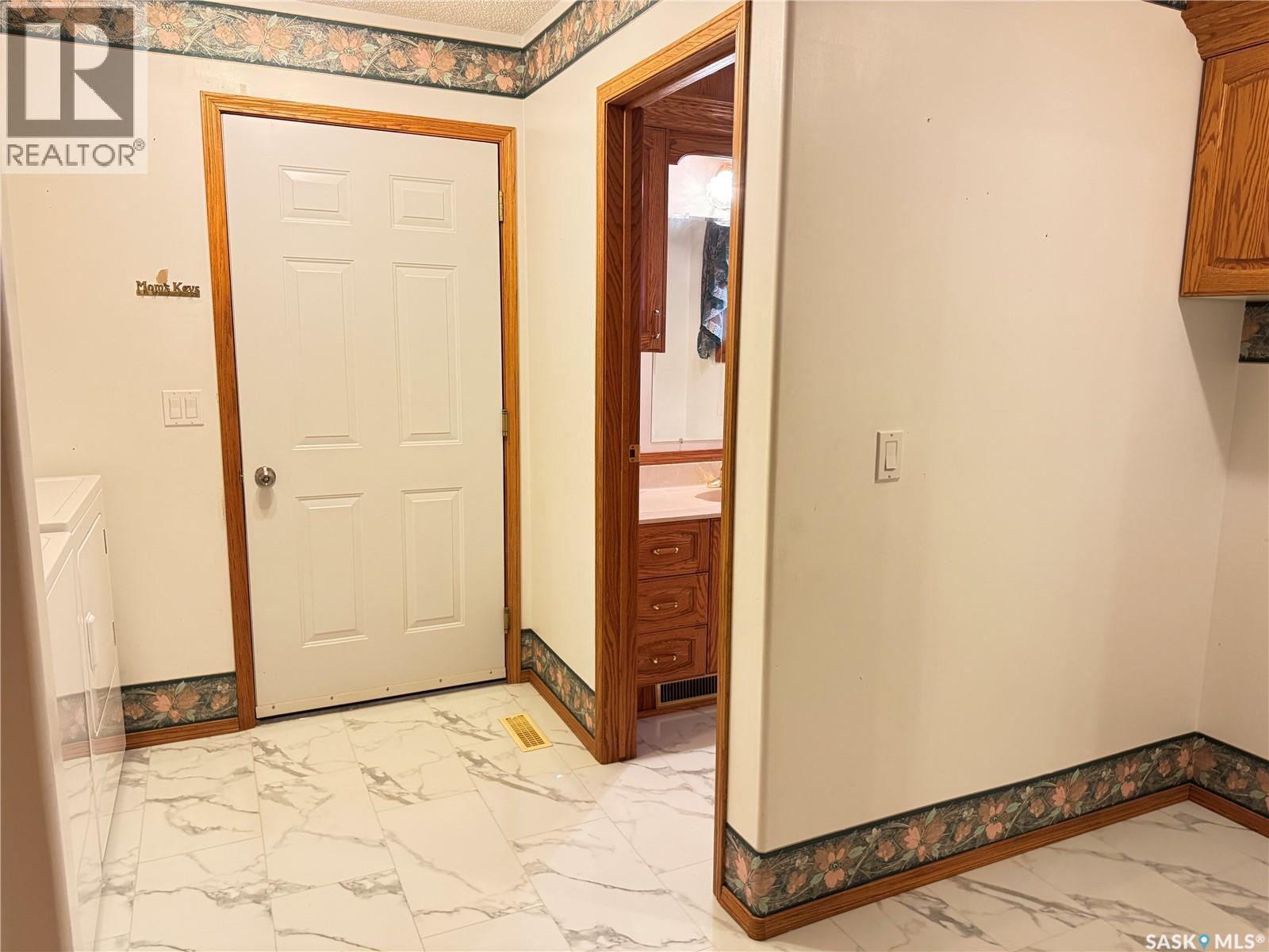 730 14th Street, Humboldt, Saskatchewan  S0K 2A0 - Photo 6 - SK022109