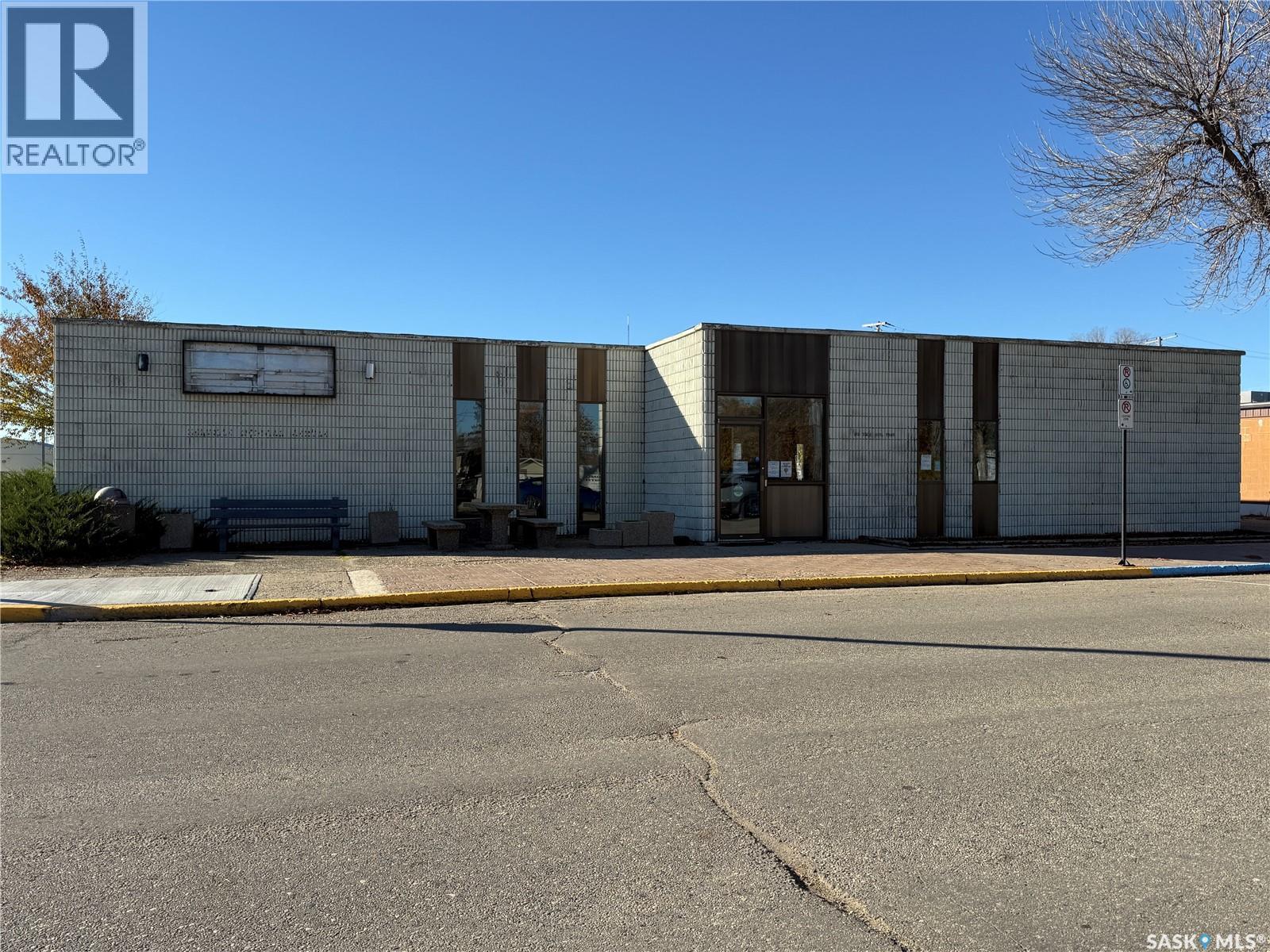 175 3rd Avenue E, Melville, Saskatchewan  S0A 2P0 - Photo 1 - SK022015