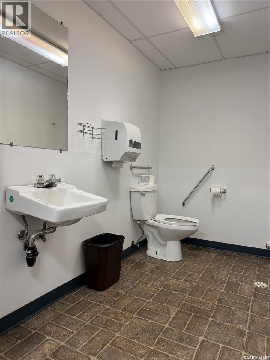 175 3rd Avenue E, Melville, Saskatchewan  S0A 2P0 - Photo 3 - SK022015