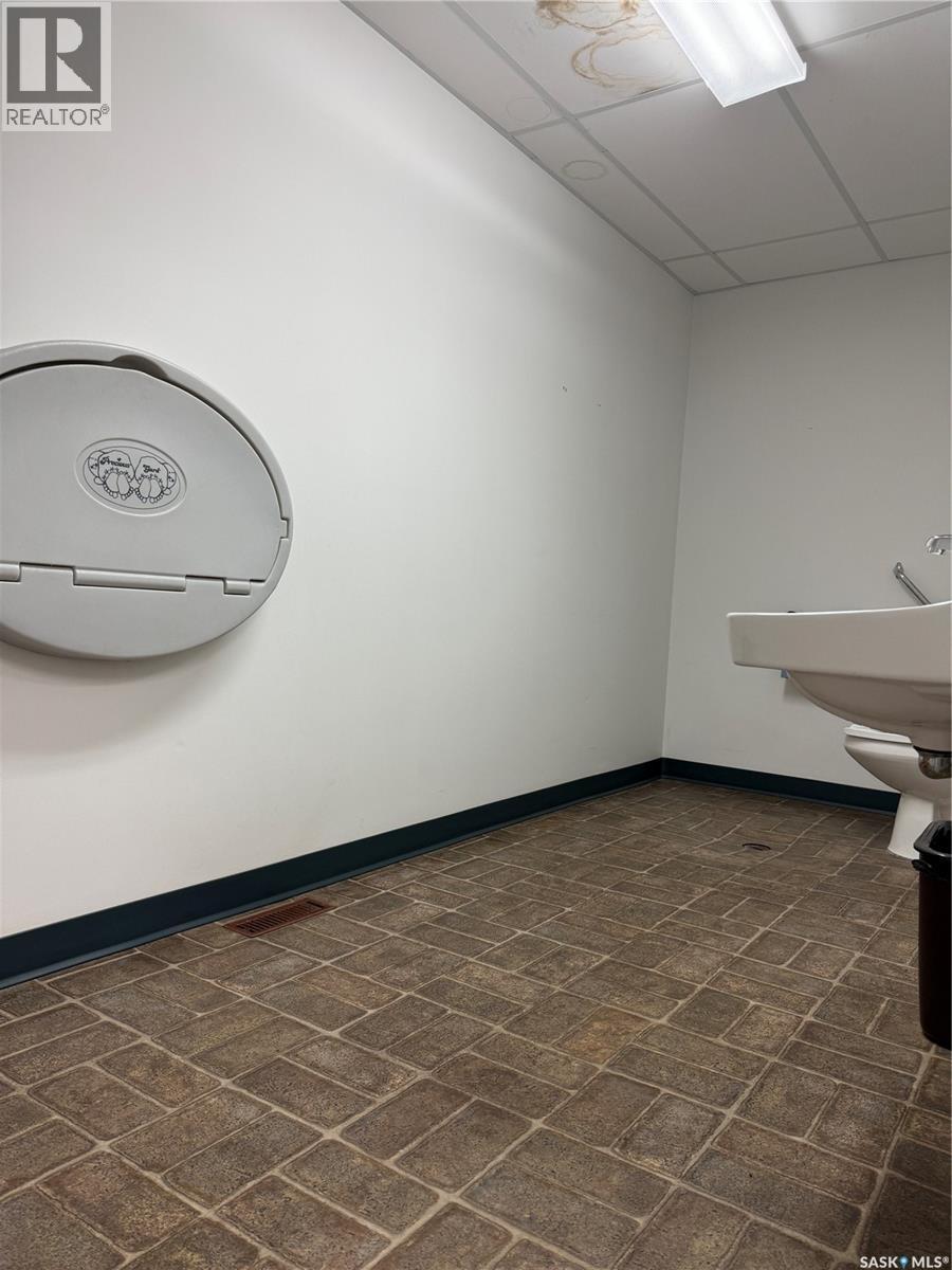 175 3rd Avenue E, Melville, Saskatchewan  S0A 2P0 - Photo 4 - SK022015