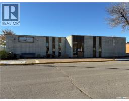 175 3rd Avenue E, Melville, Ca