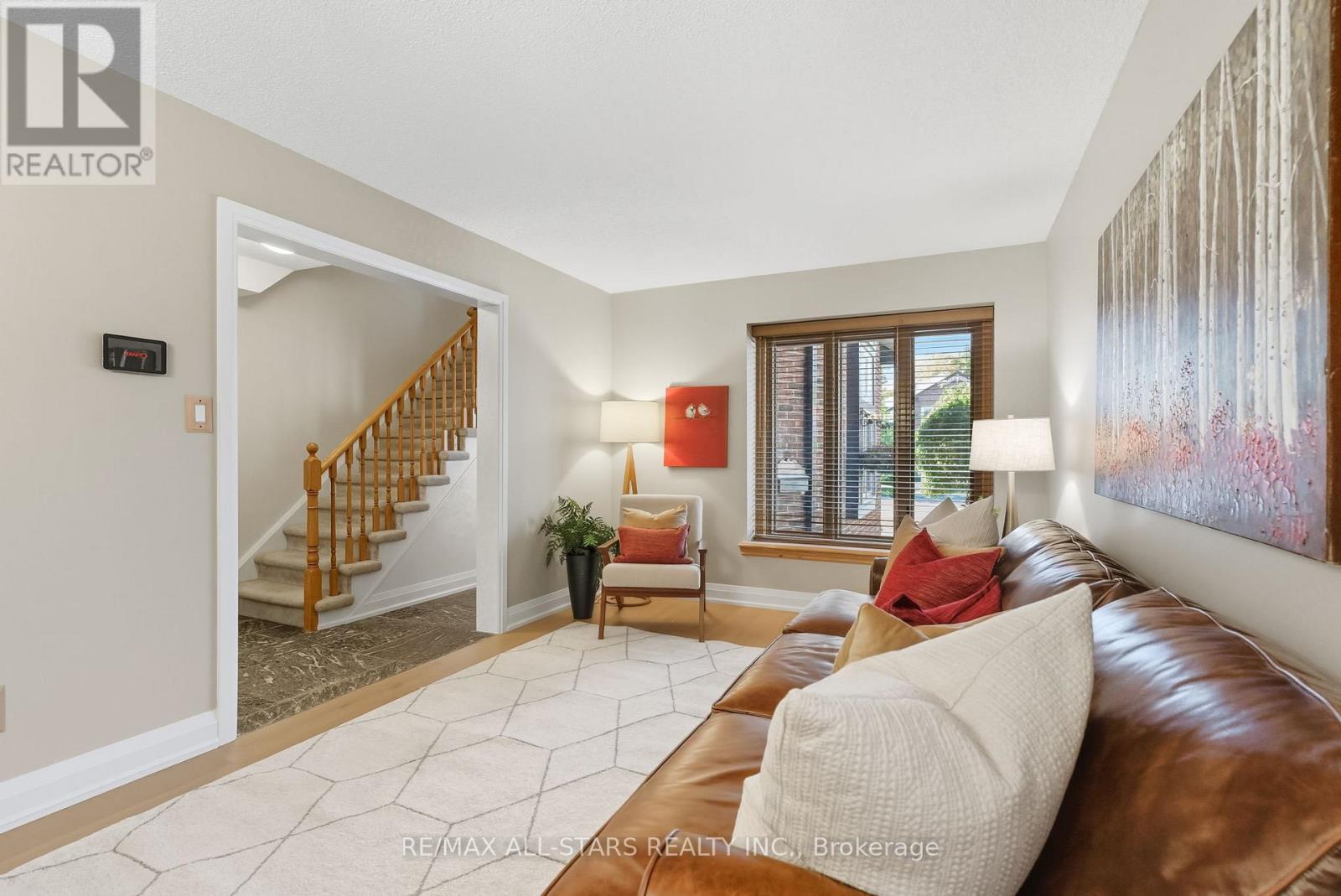 1094 Longbow Drive, Pickering (Liverpool), Ontario  L1V 5X3 - Photo 4 - E12495502