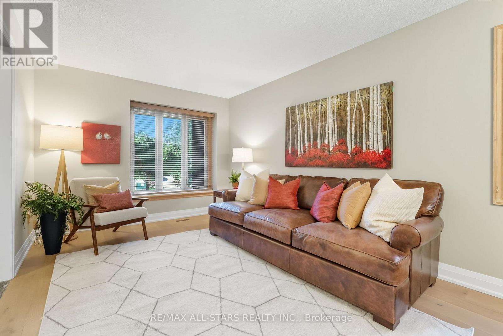 1094 Longbow Drive, Pickering (Liverpool), Ontario  L1V 5X3 - Photo 5 - E12495502