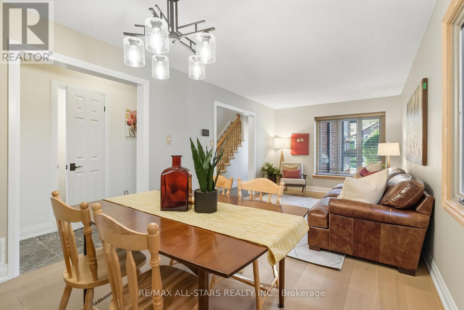 1094 Longbow Drive, Pickering (Liverpool), Ontario  L1V 5X3 - Photo 8 - E12495502