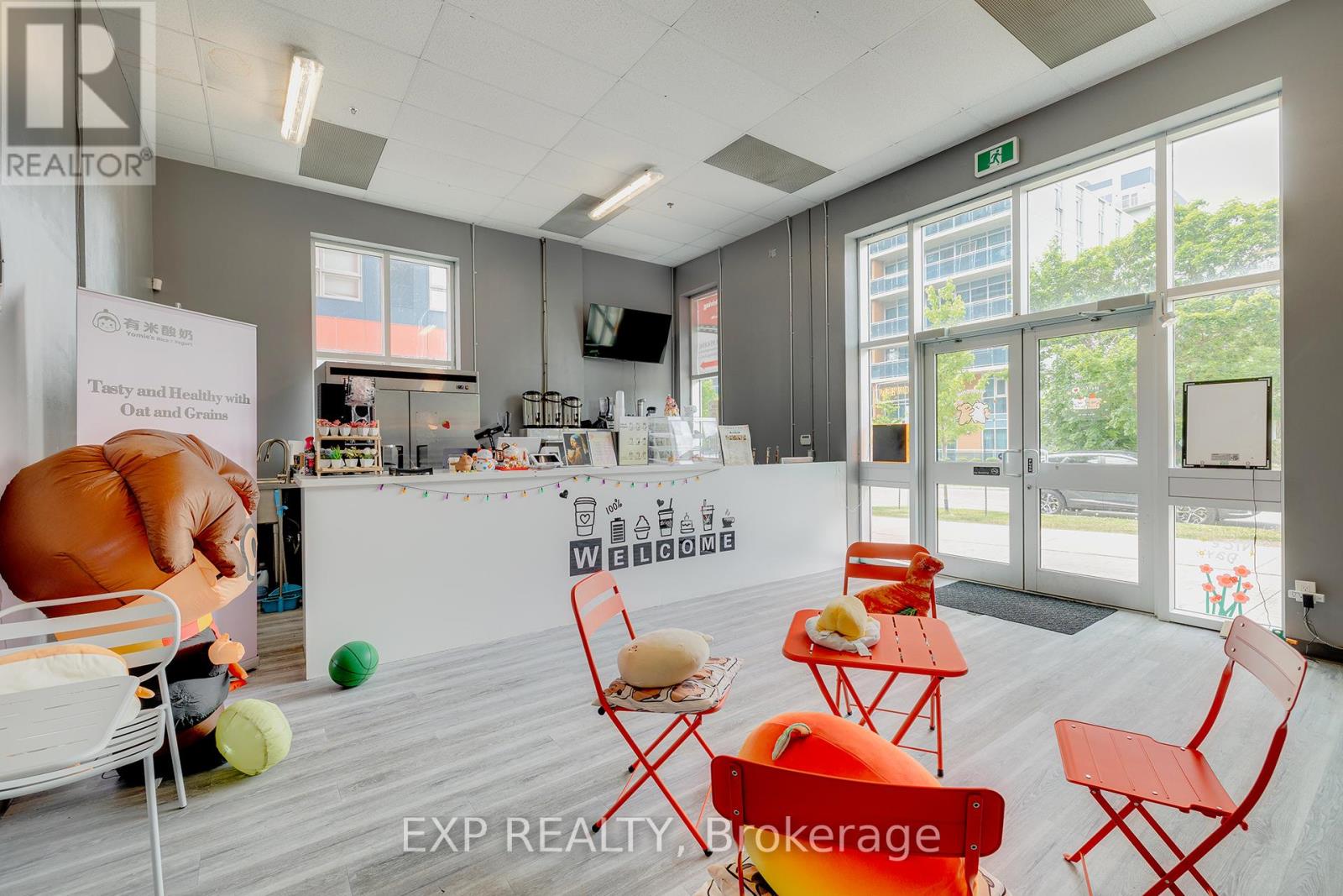 311 - 258c Sunview Street, Waterloo, Ontario  N2L 0H8 - Photo 3 - X12332792