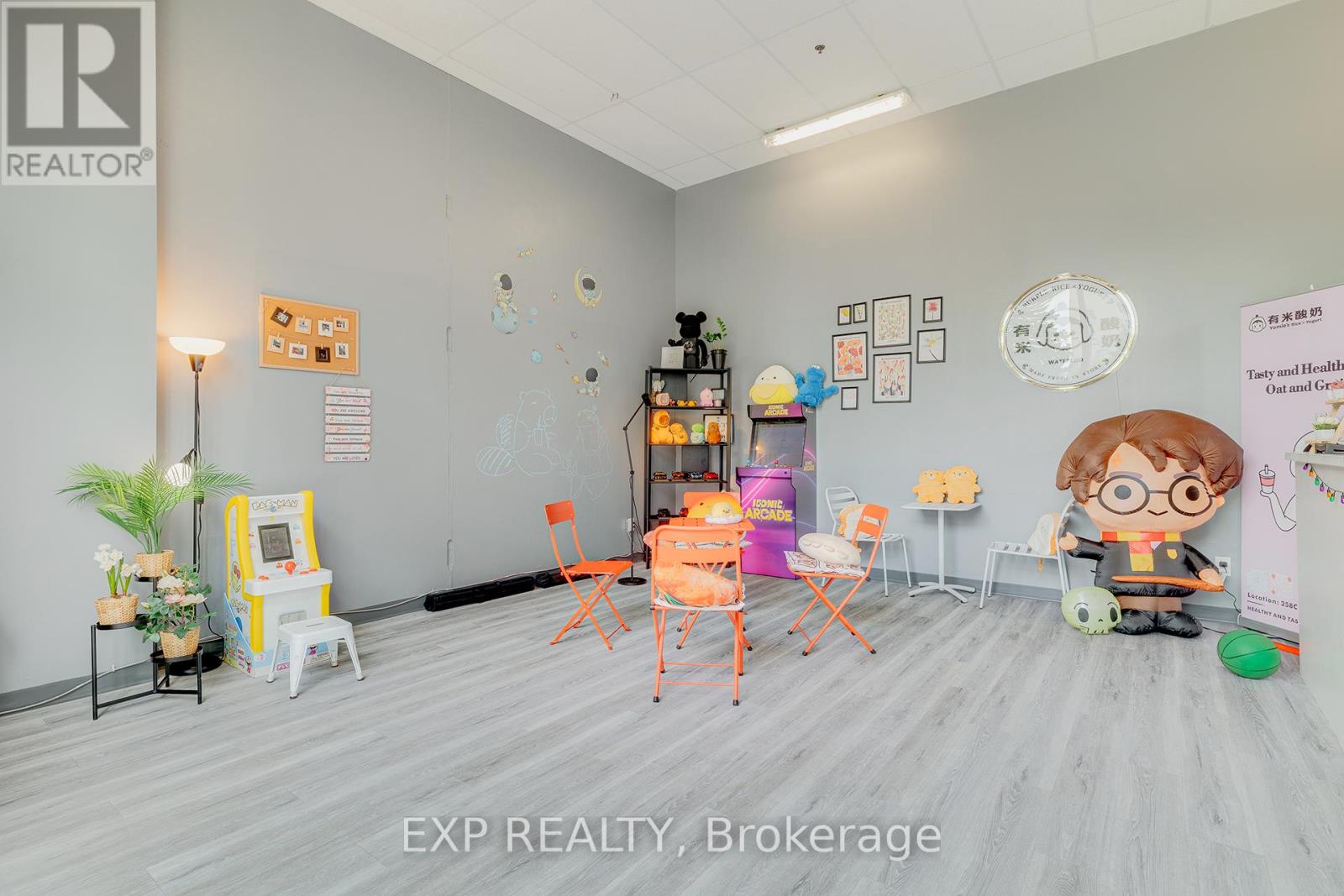 311 - 258c Sunview Street, Waterloo, Ontario  N2L 0H8 - Photo 4 - X12332792