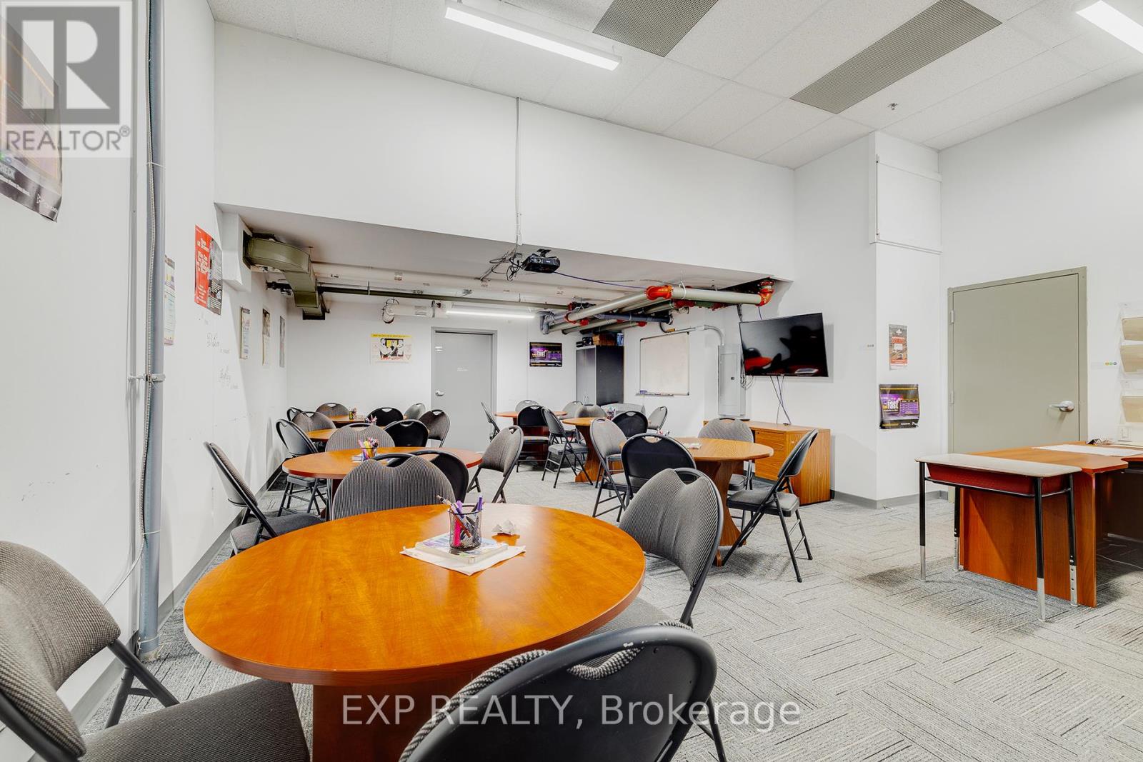 311 - 258c Sunview Street, Waterloo, Ontario  N2L 0H8 - Photo 9 - X12332792