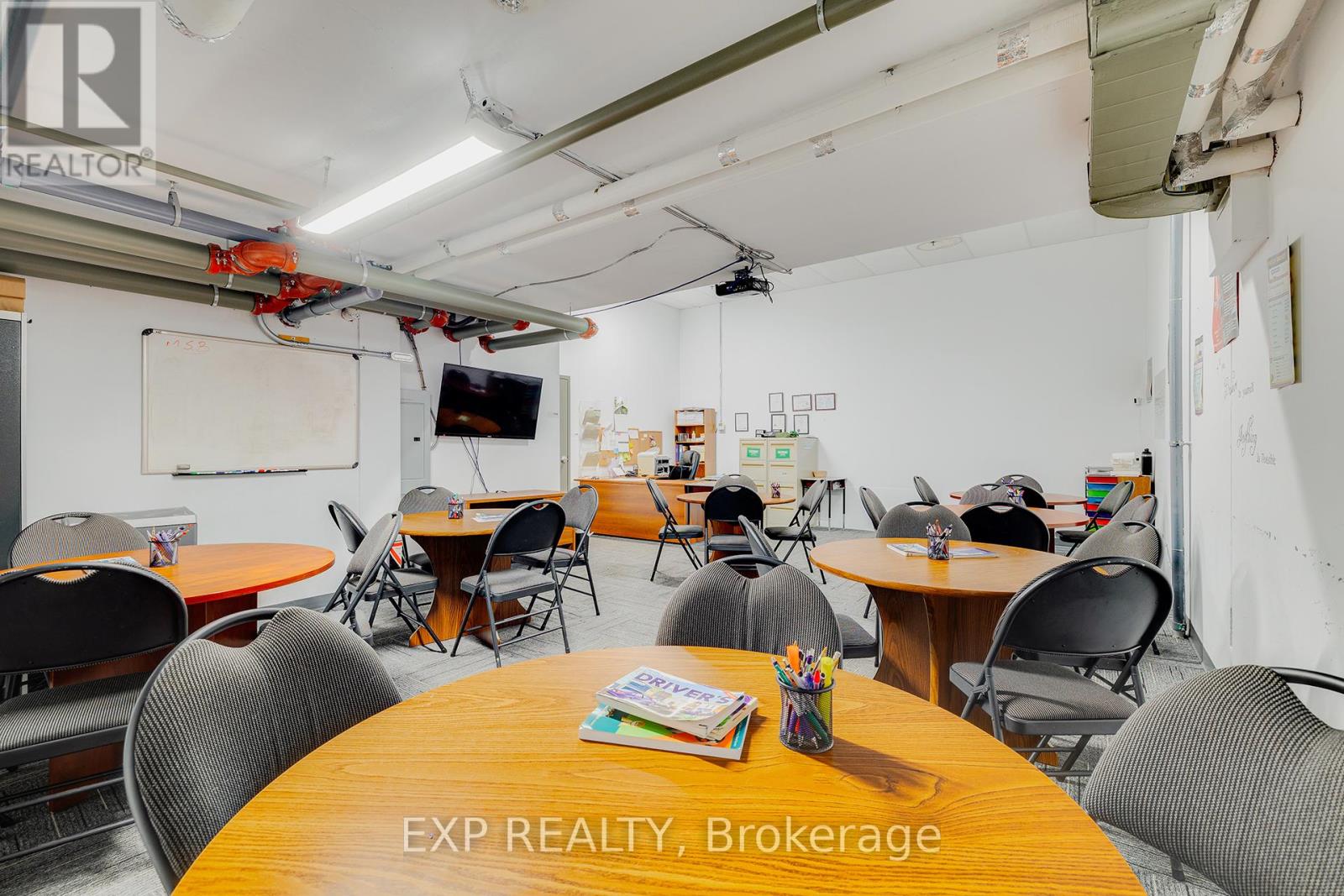 311 - 258c Sunview Street, Waterloo, Ontario  N2L 0H8 - Photo 8 - X12332792