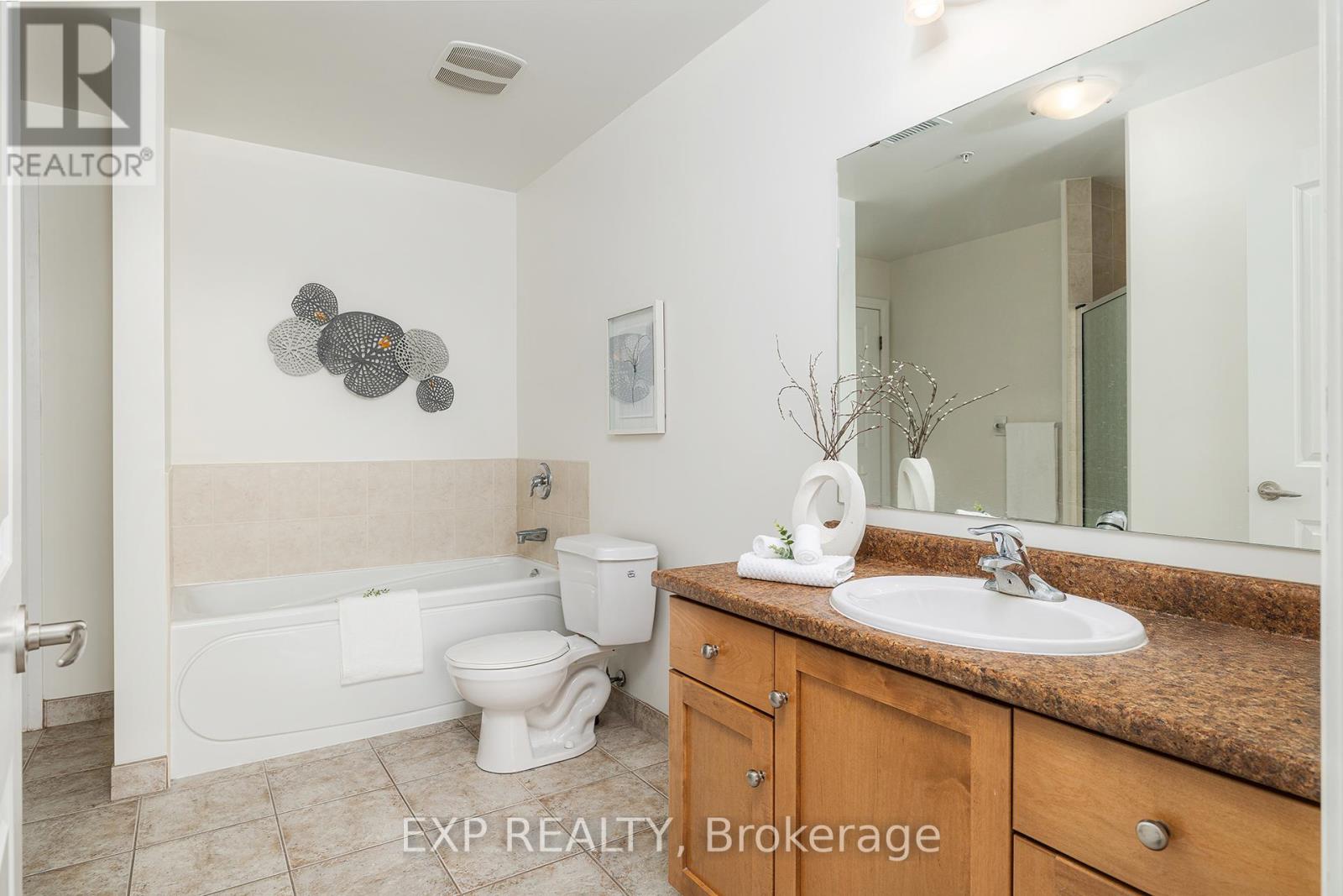 305 - 165 Duke Street E, Kitchener, Ontario  N2H 6T8 - Photo 14 - X12408571