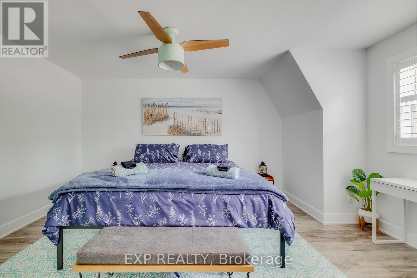 28 Centre Street, Lambton Shores (Grand Bend), Ontario  N0M 1T0 - Photo 15 - X12470407