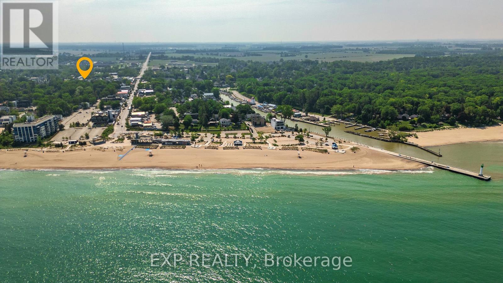 28 Centre Street, Lambton Shores (Grand Bend), Ontario  N0M 1T0 - Photo 38 - X12470407