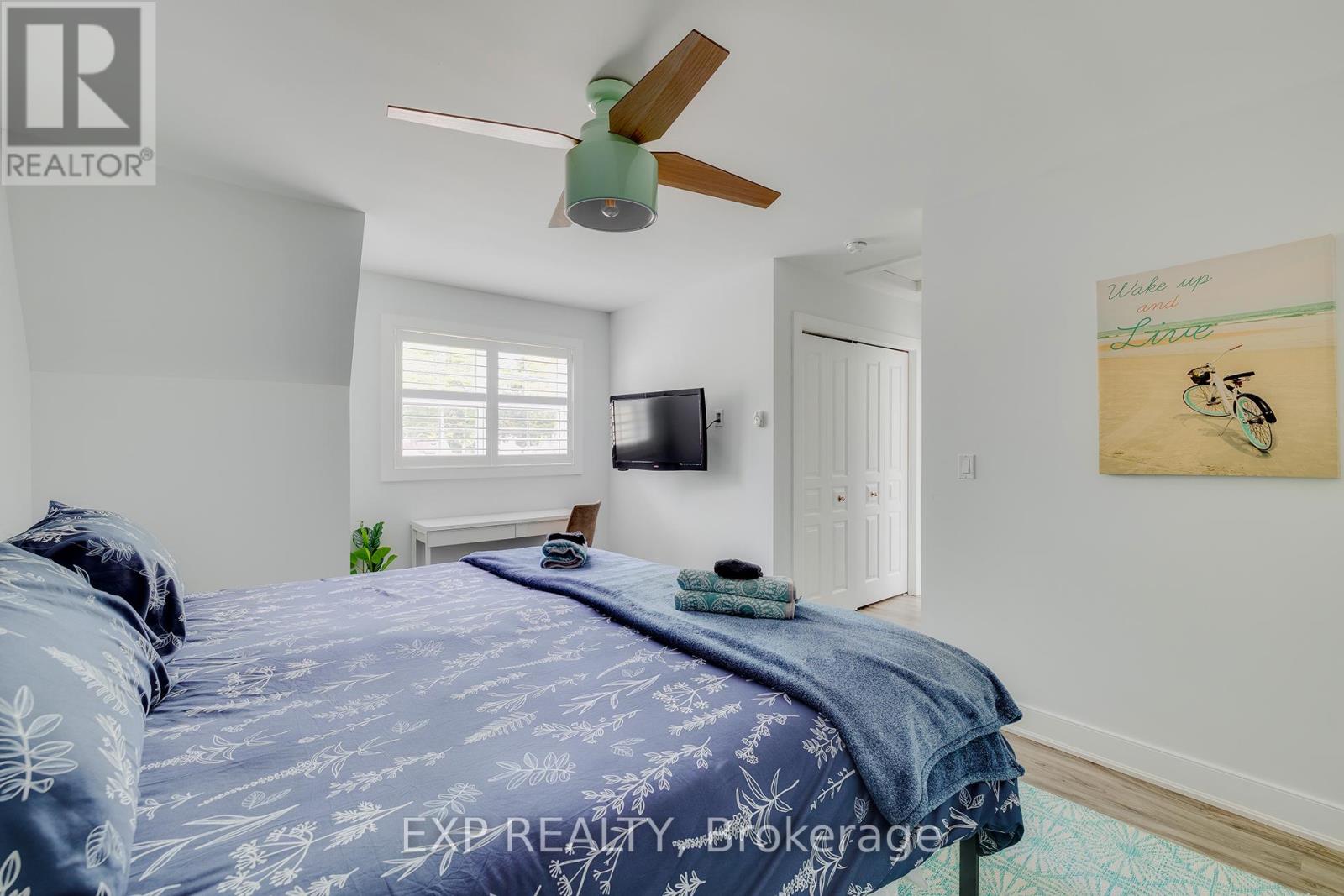 28 Centre Street, Lambton Shores (Grand Bend), Ontario  N0M 1T0 - Photo 16 - X12470407