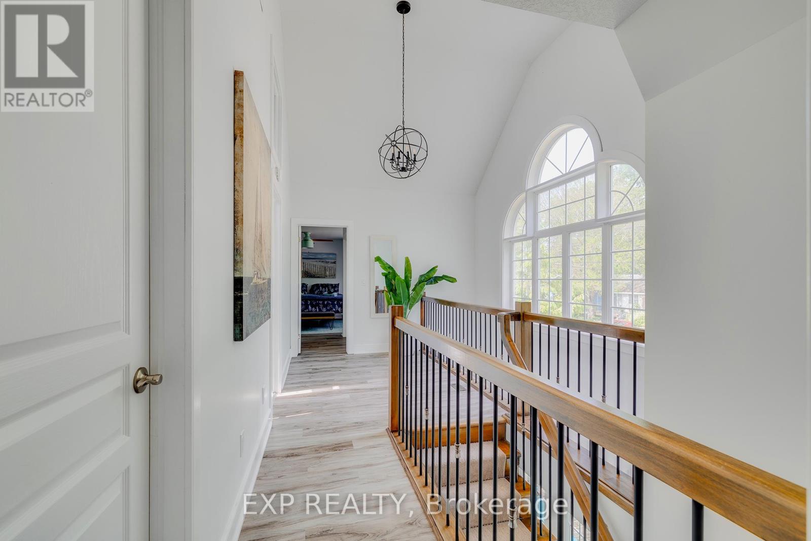 28 Centre Street, Lambton Shores (Grand Bend), Ontario  N0M 1T0 - Photo 14 - X12470407