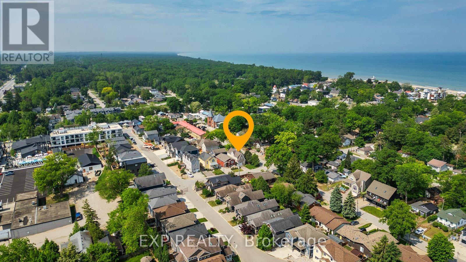 28 Centre Street, Lambton Shores (Grand Bend), Ontario  N0M 1T0 - Photo 34 - X12470407