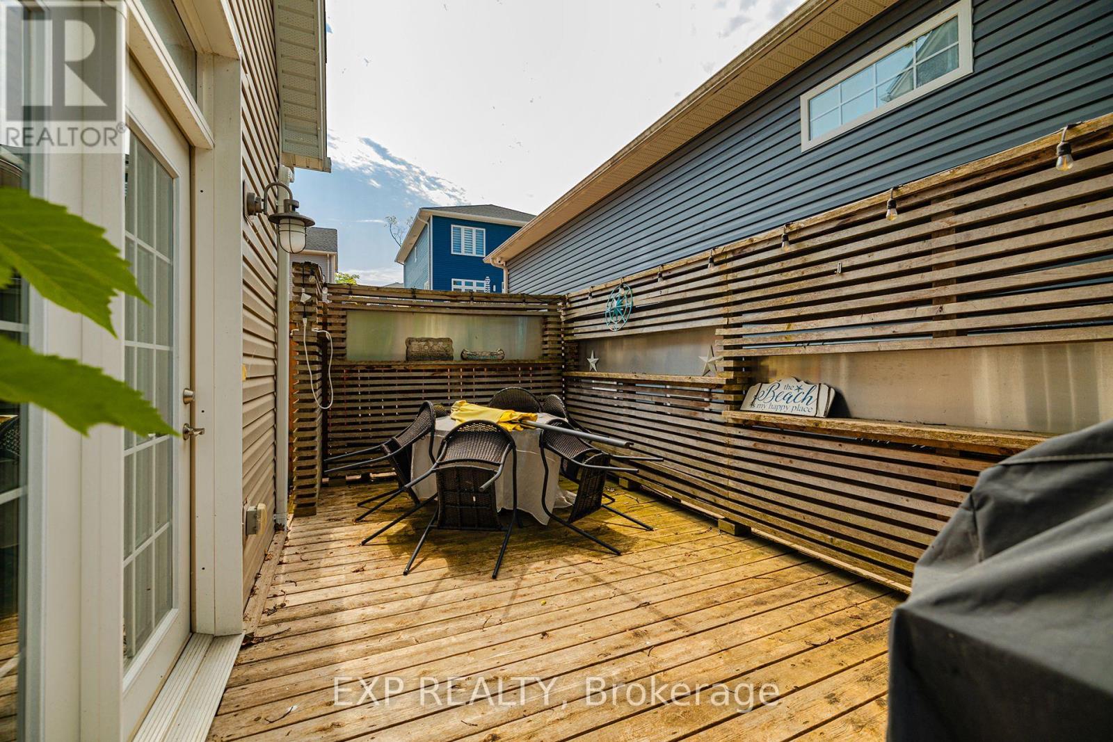 28 Centre Street, Lambton Shores (Grand Bend), Ontario  N0M 1T0 - Photo 29 - X12470407