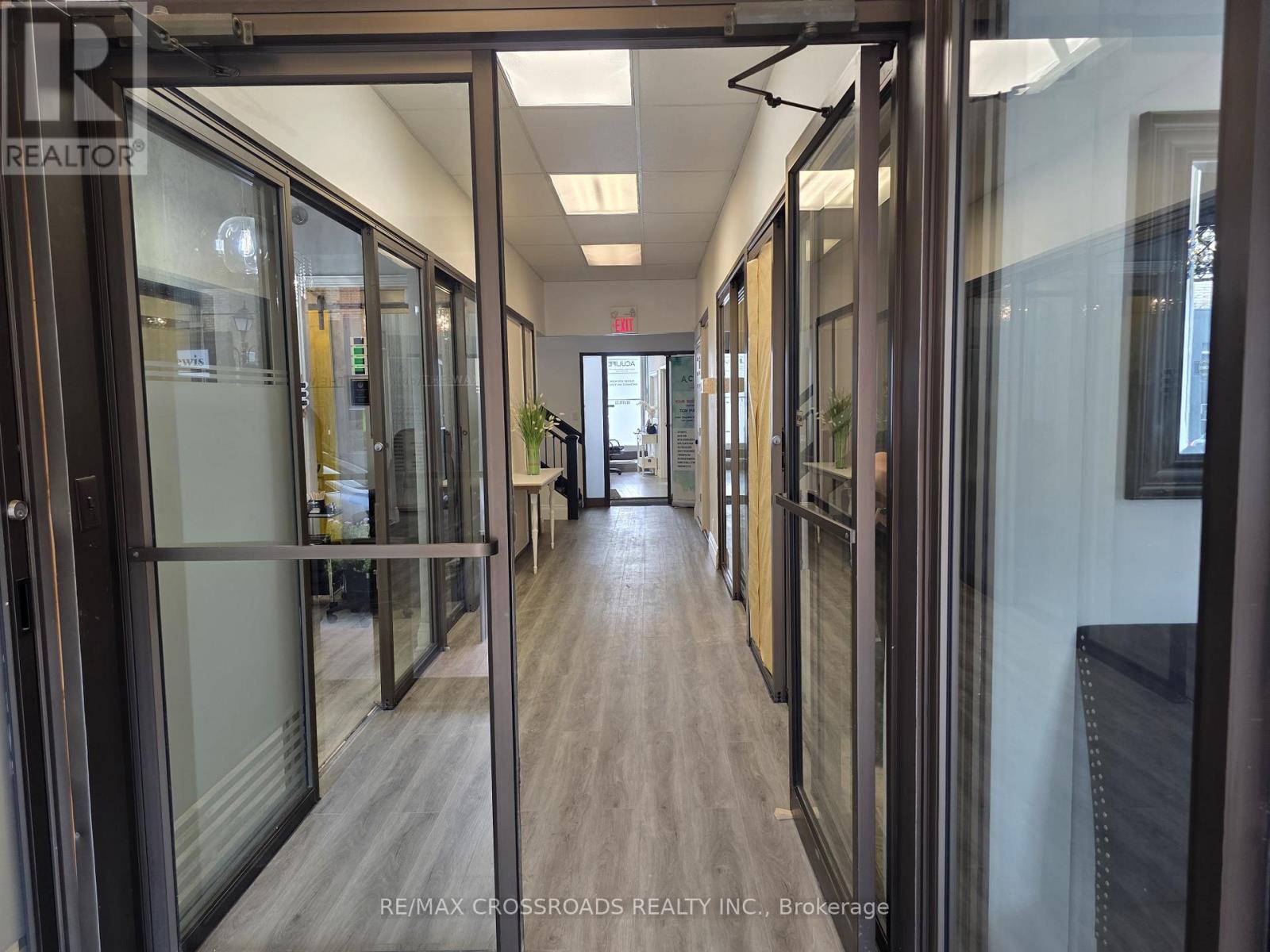 5 - 15221 Yonge Street, Aurora, Ontario  L4G 1L8 - Photo 4 - N12495374