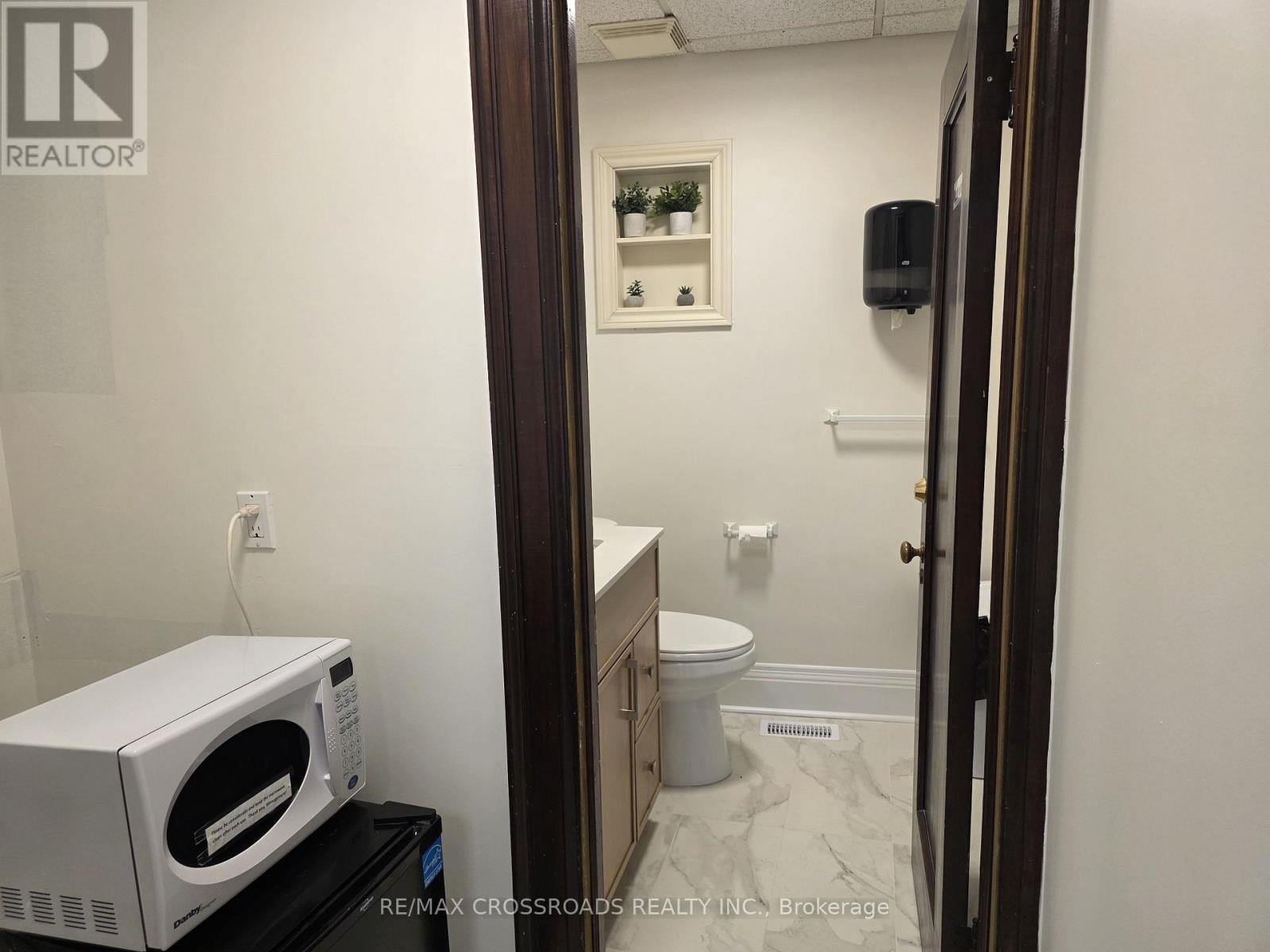 5 - 15221 Yonge Street, Aurora, Ontario  L4G 1L8 - Photo 7 - N12495374