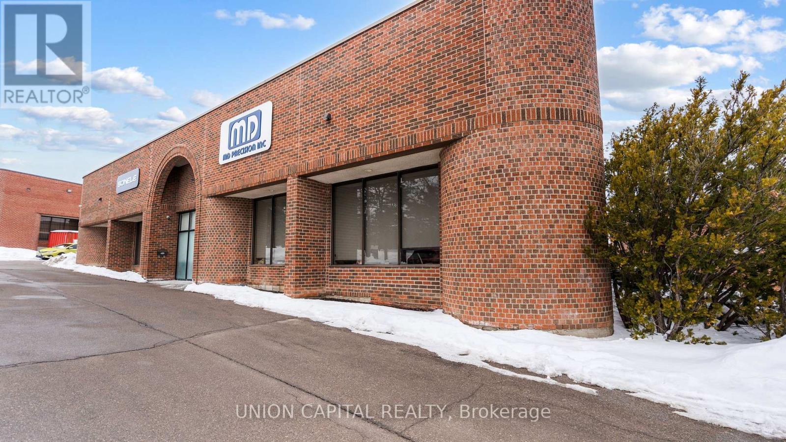 46 Riviera Drive, Markham, Ontario  L3R 5M1 - Photo 7 - N12495500