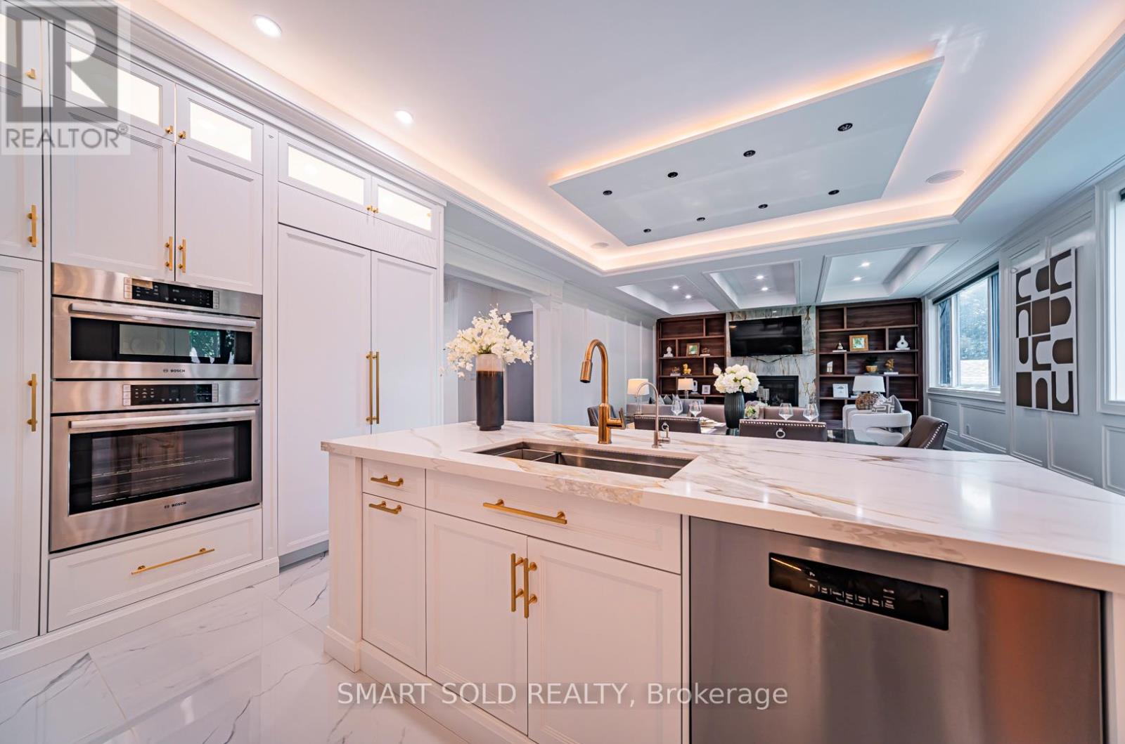 92 Lloyd Street, Whitchurch-Stouffville, Ontario  L4A 4J5 - Photo 13 - N12495570