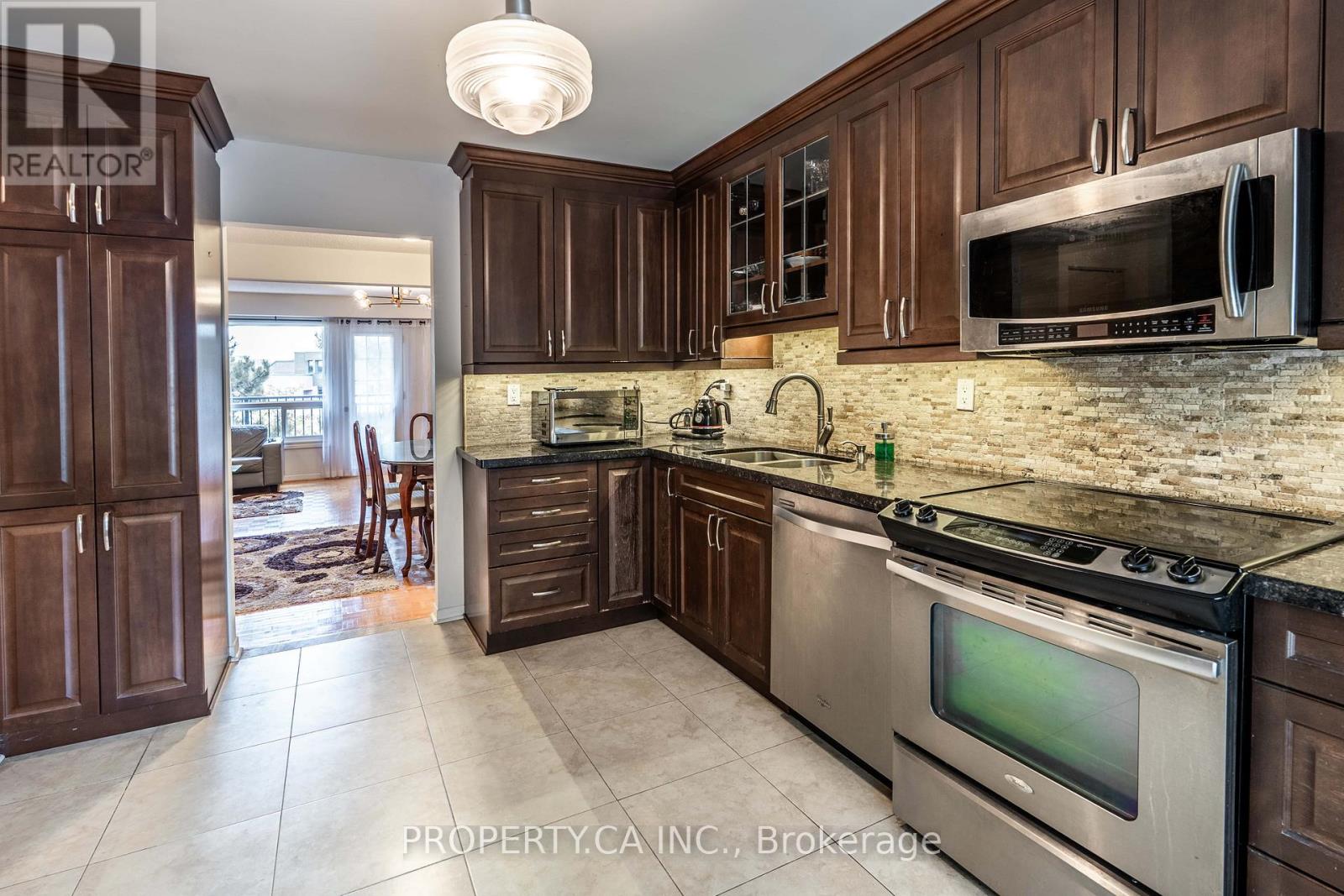 23 - 40 Castle Rock Drive, Richmond Hill, Ontario  L4C 5H5 - Photo 4 - N12495582