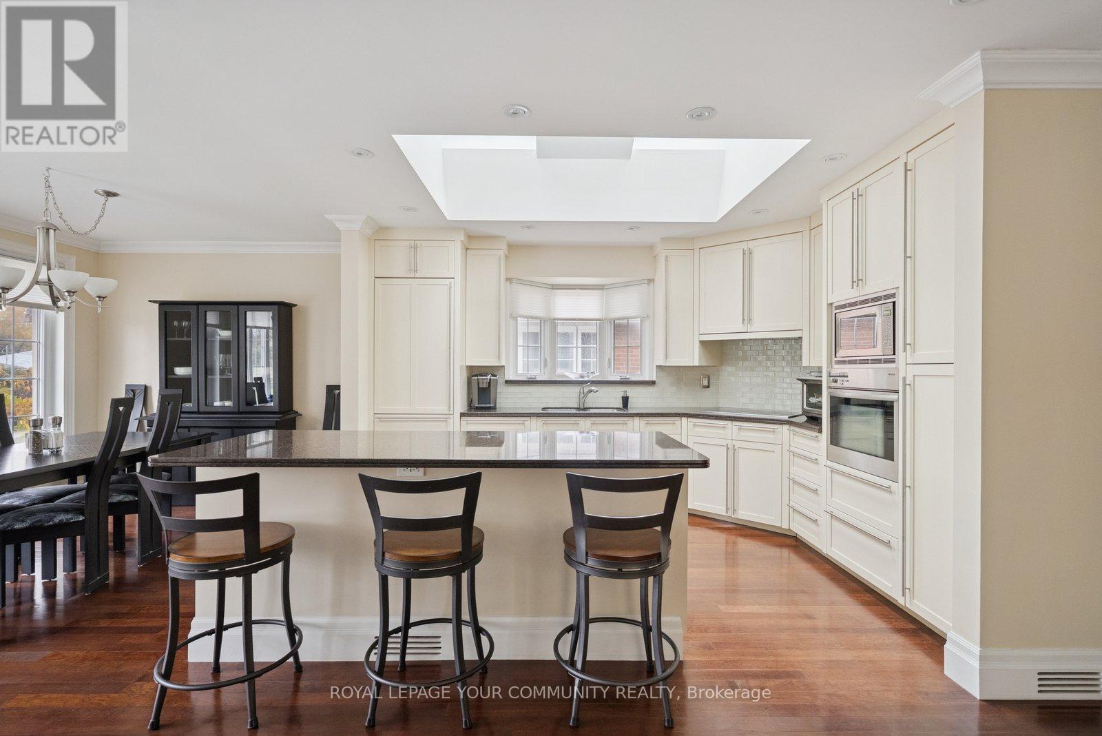 402 PALMER AVENUE, Richmond Hill, Ontario