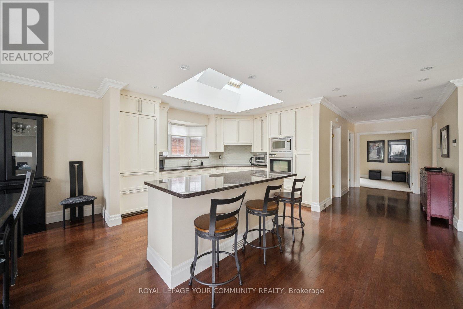 402 Palmer Avenue, Richmond Hill, Ontario  L4C 1P8 - Photo 11 - N12495658