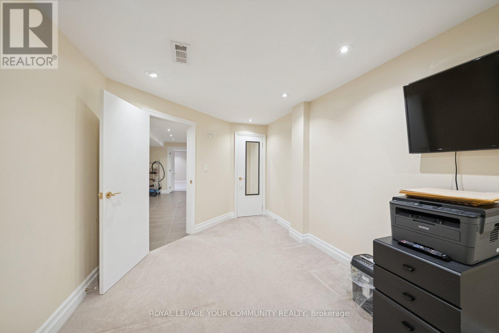 402 Palmer Avenue, Richmond Hill, Ontario  L4C 1P8 - Photo 24 - N12495658