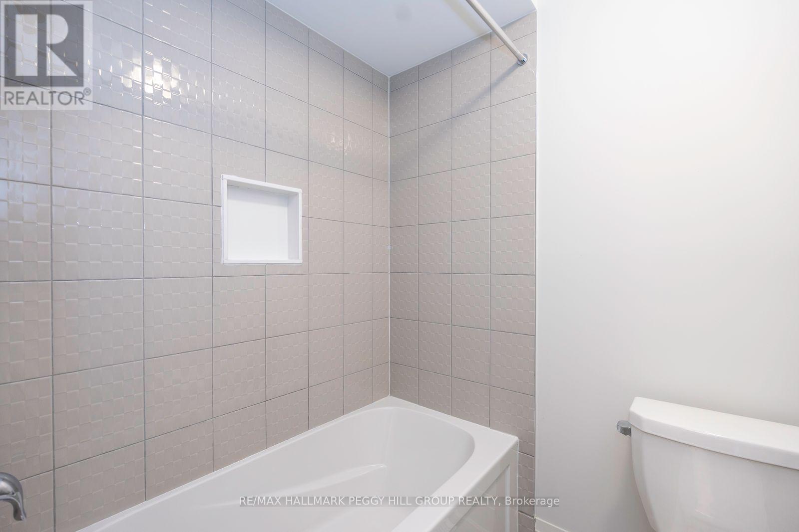 176 Durham Avenue, Barrie, Ontario  L9J 0Z4 - Photo 11 - S12495438