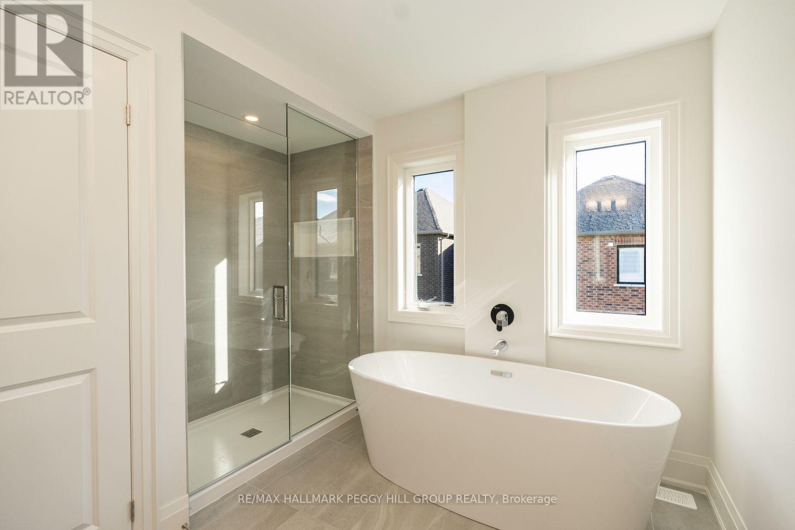 176 Durham Avenue, Barrie, Ontario  L9J 0Z4 - Photo 7 - S12495438