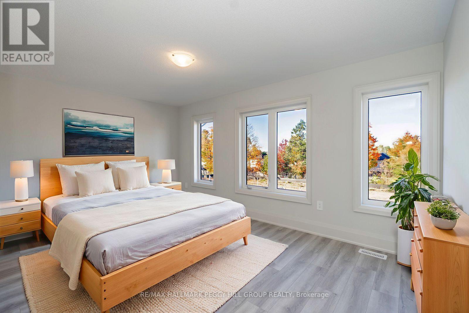 176 Durham Avenue, Barrie, Ontario  L9J 0Z4 - Photo 8 - S12495438