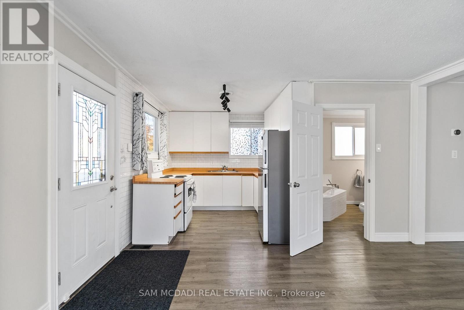 1805 River Road W, Wasaga Beach, Ontario  L9Z 2X5 - Photo 4 - S12495620