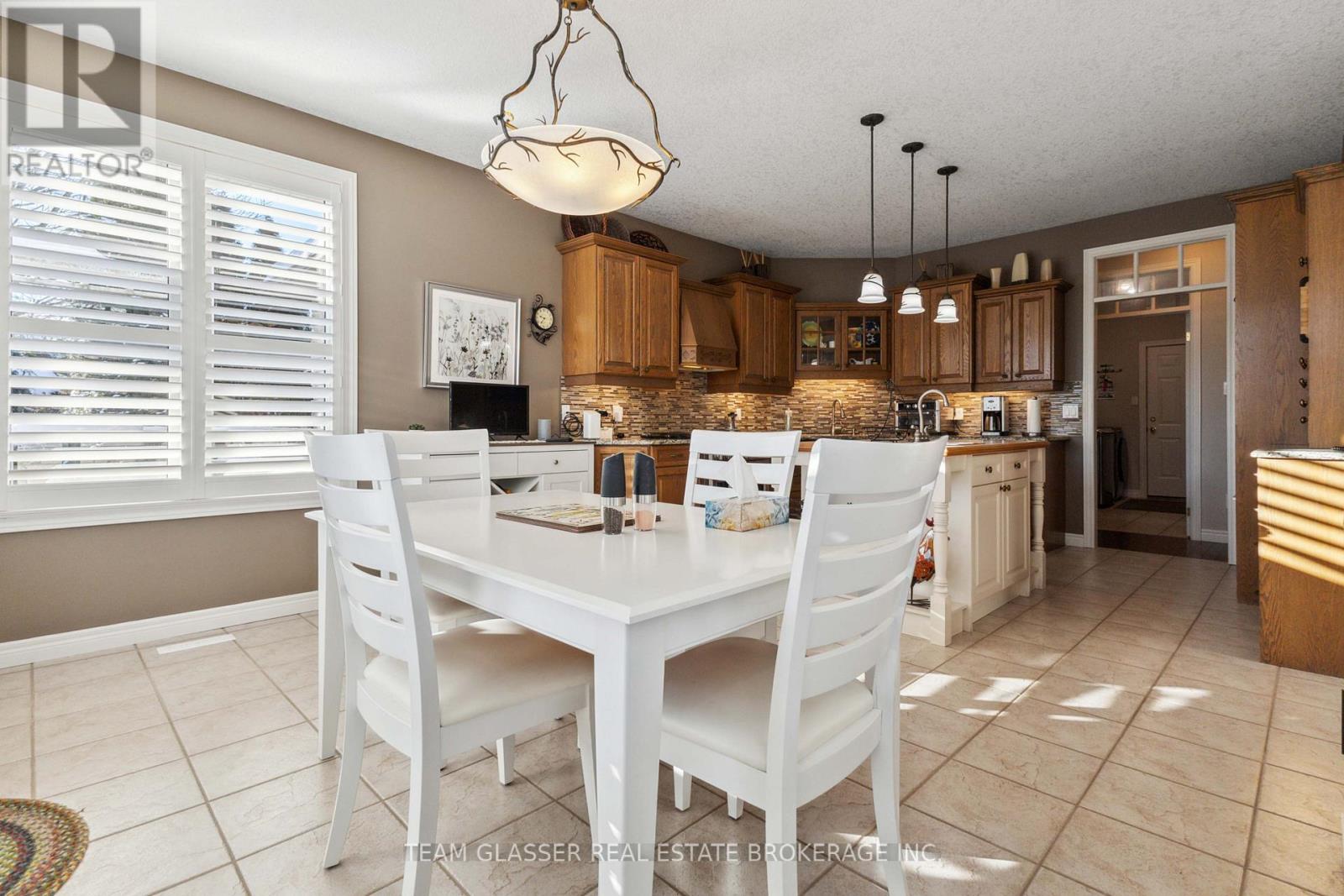 38 Butternut Grove, London South (South B), Ontario  N6K 4J4 - Photo 24 - X12494952