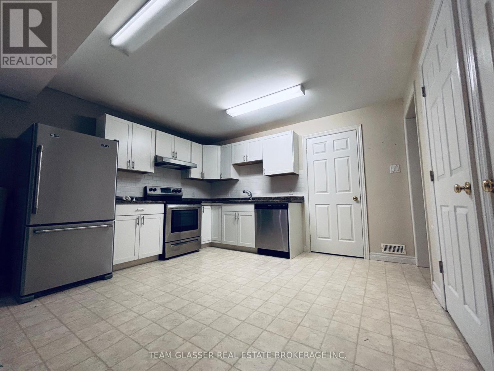 38 Butternut Grove, London South (South B), Ontario  N6K 4J4 - Photo 35 - X12494952