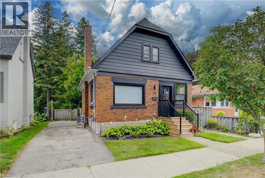 19 DUNBAR Road N, Waterloo, Ontario