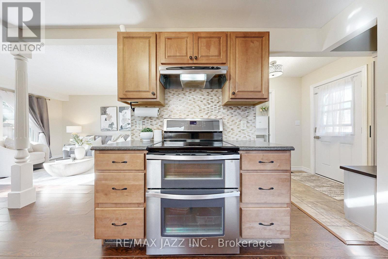 98 Penfound Drive, Clarington, Ontario  L1C 4B8 - Photo 12 - E12495786