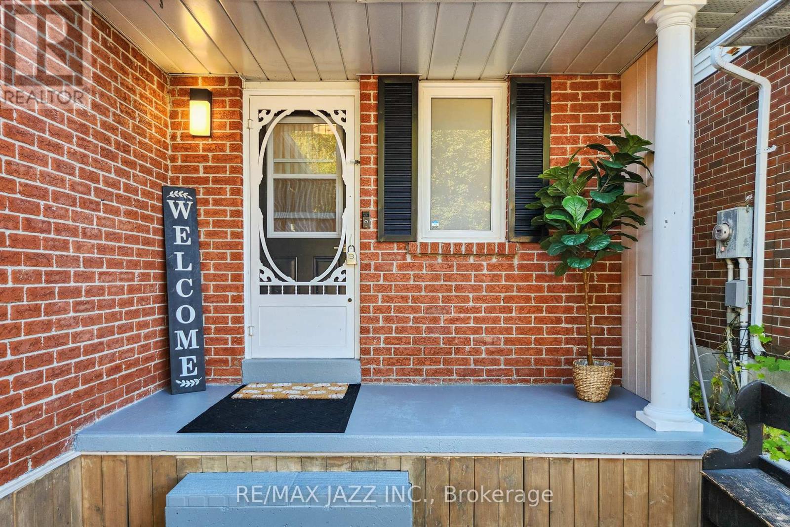 98 Penfound Drive, Clarington, Ontario  L1C 4B8 - Photo 4 - E12495786