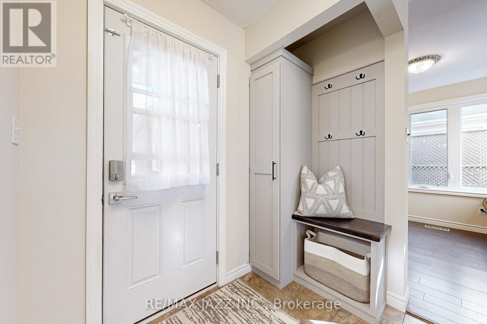 98 Penfound Drive, Clarington, Ontario  L1C 4B8 - Photo 5 - E12495786