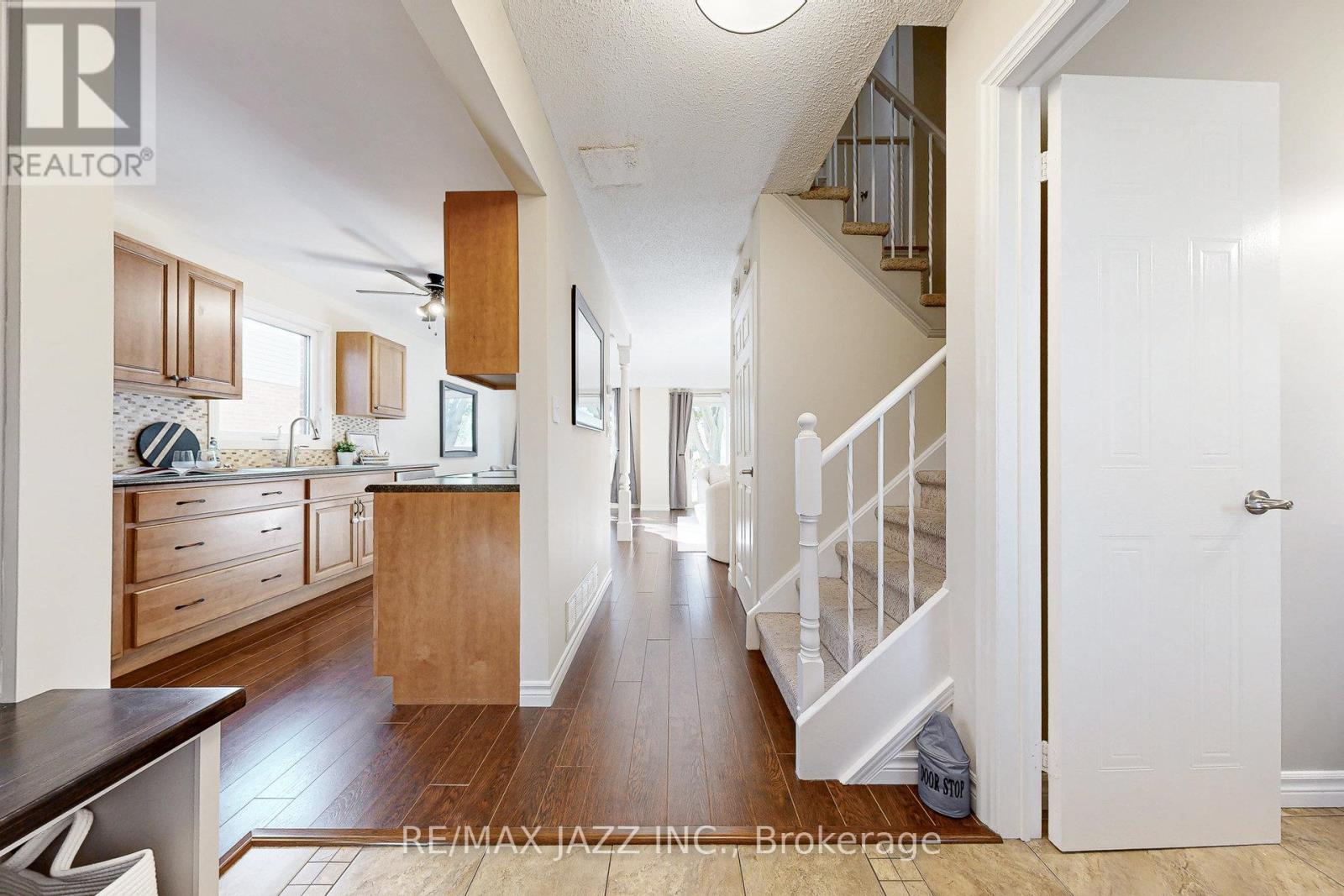 98 Penfound Drive, Clarington, Ontario  L1C 4B8 - Photo 6 - E12495786