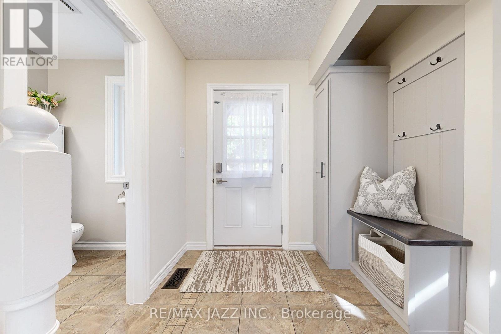 98 Penfound Drive, Clarington, Ontario  L1C 4B8 - Photo 7 - E12495786