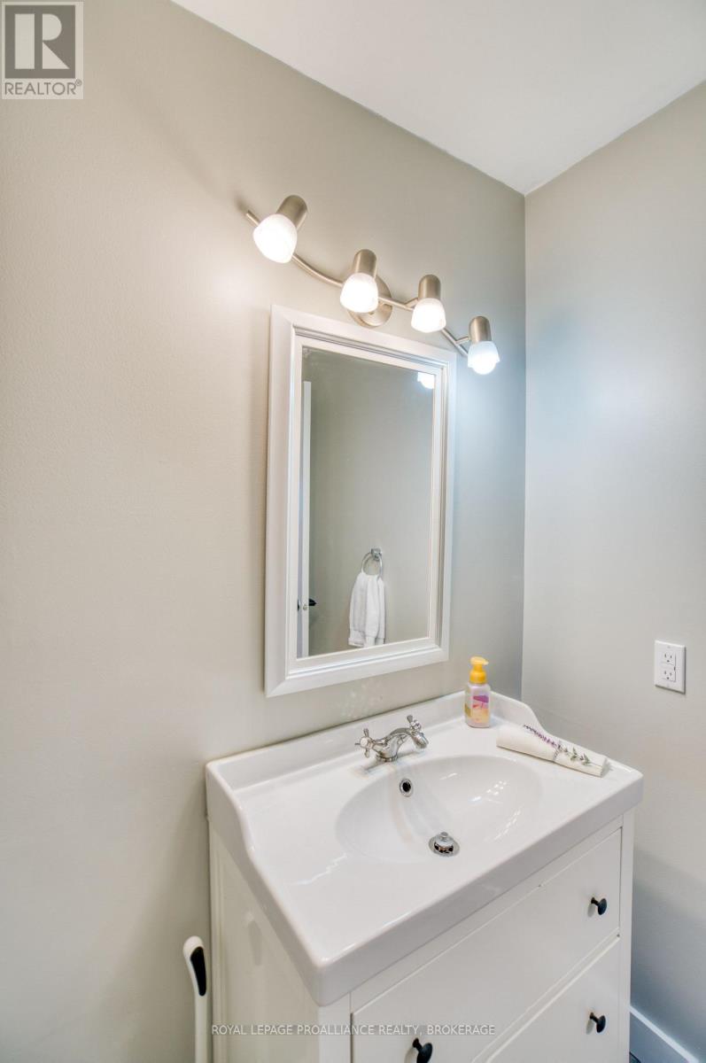 240 Old Quarry Road, Kingston (West Of Sir John A. Blvd), Ontario  K7M 7L2 - Photo 19 - X12495804