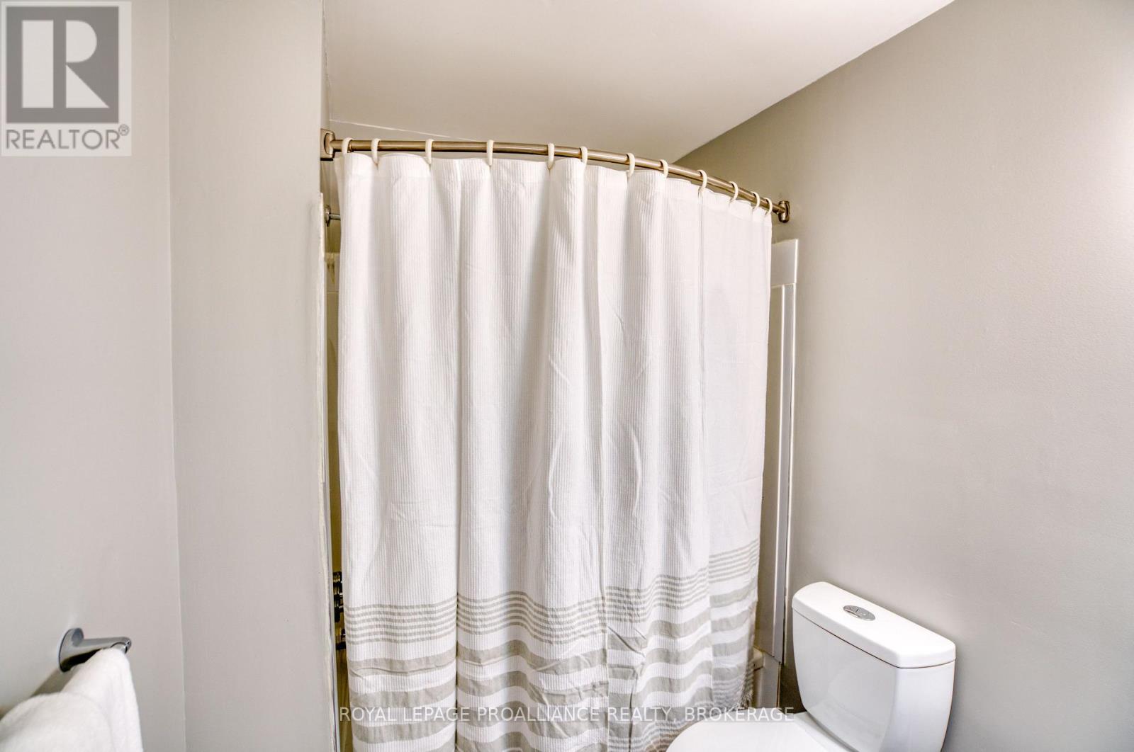 240 Old Quarry Road, Kingston (West Of Sir John A. Blvd), Ontario  K7M 7L2 - Photo 20 - X12495804