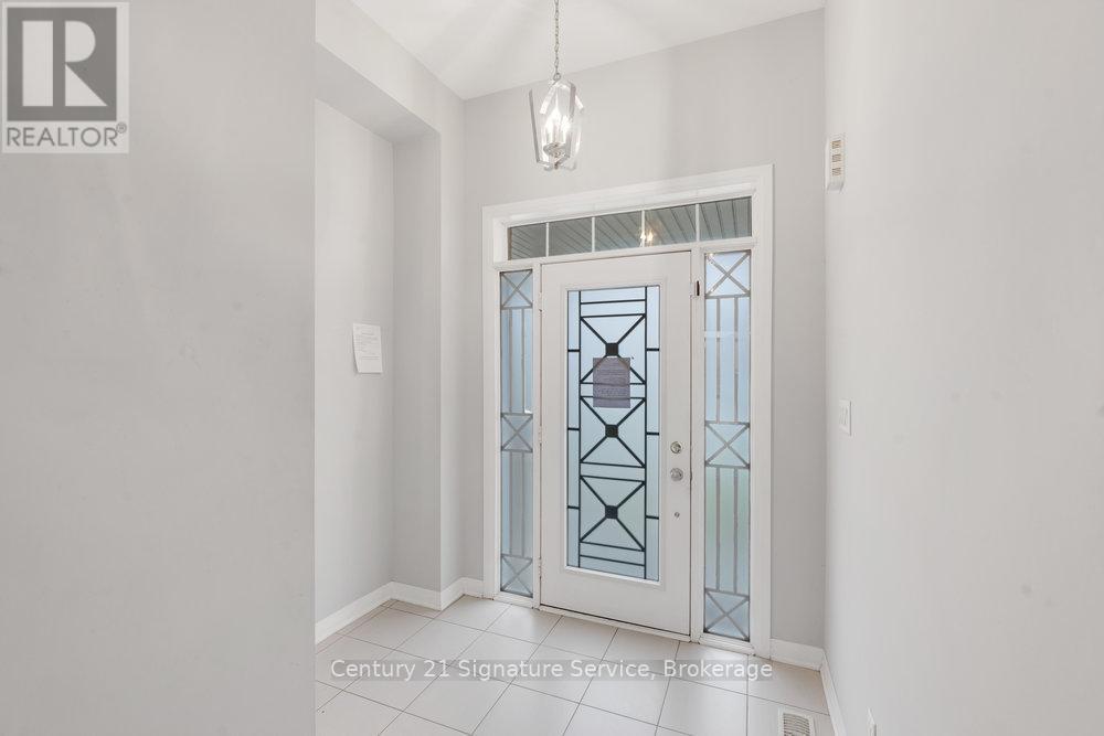 31 Porter Drive, Orangeville, Ontario  L9W 6Z5 - Photo 3 - W12495466