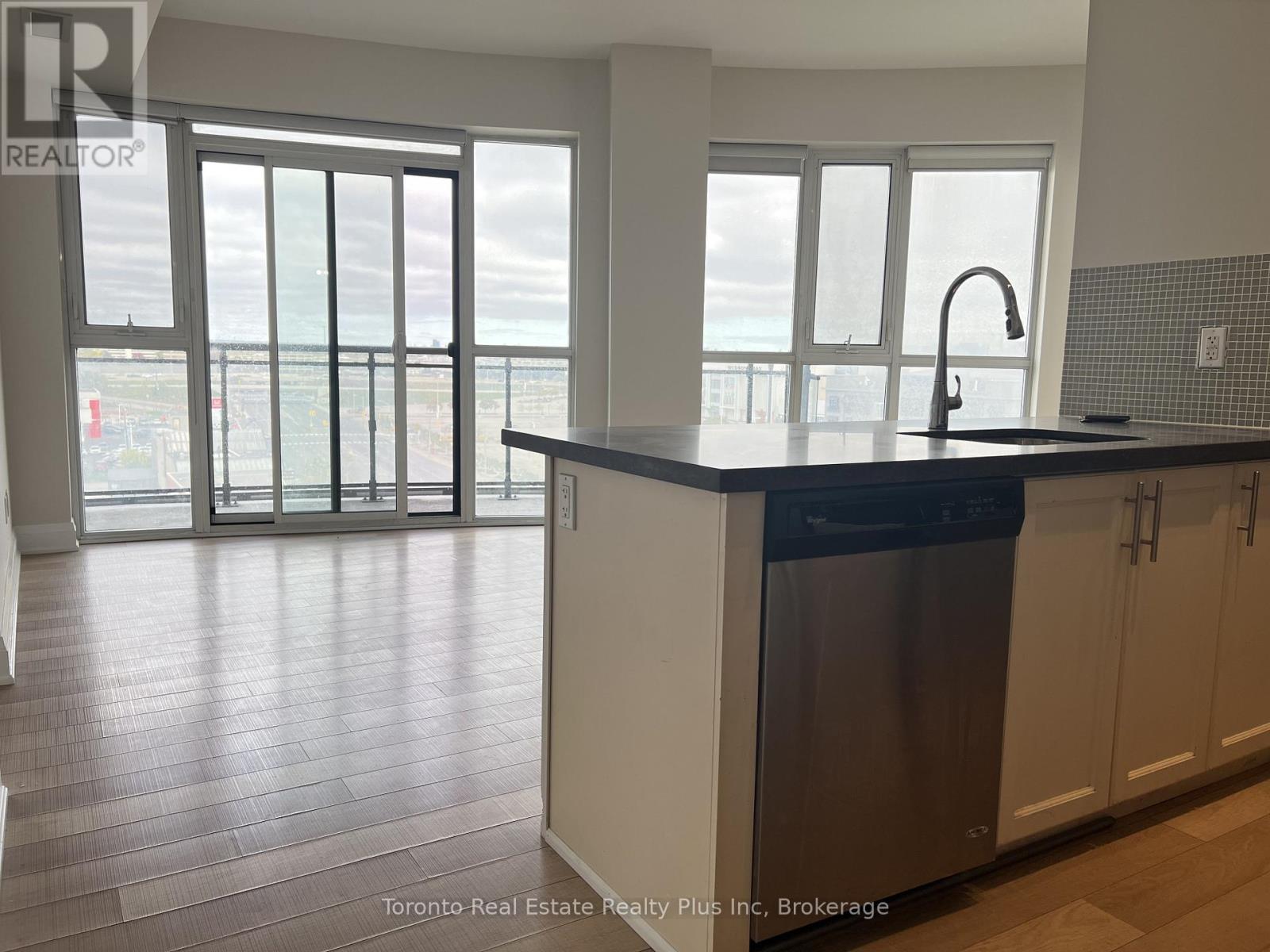 16 Mcadams Avenue, Toronto, Ontario  M6A 0B9 - Photo 7 - W12495512